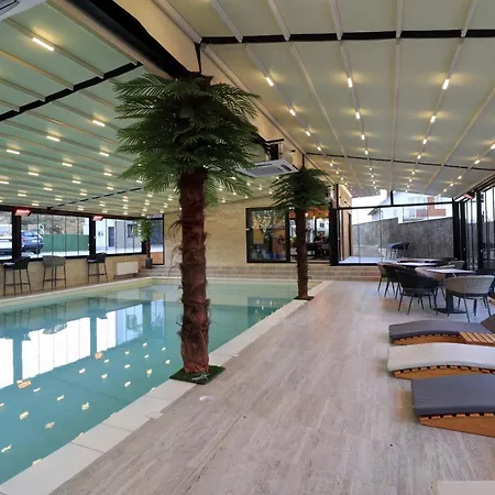 Panorama Caffe Restoran Couette-café *